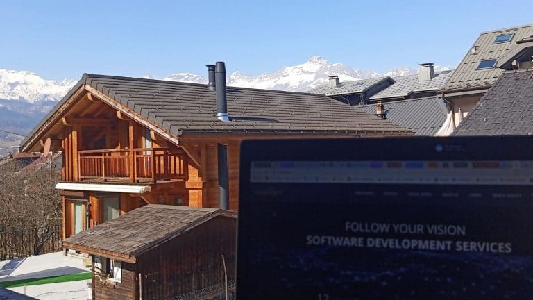 mobidev-people-work-in-spite-of-war-1488 mobidev-people-work-in-spite-of-war-julia