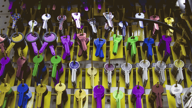 Single Sign-on Implementation for Enterprise Applications Single Sign-on Implementation for Enterprise Applications